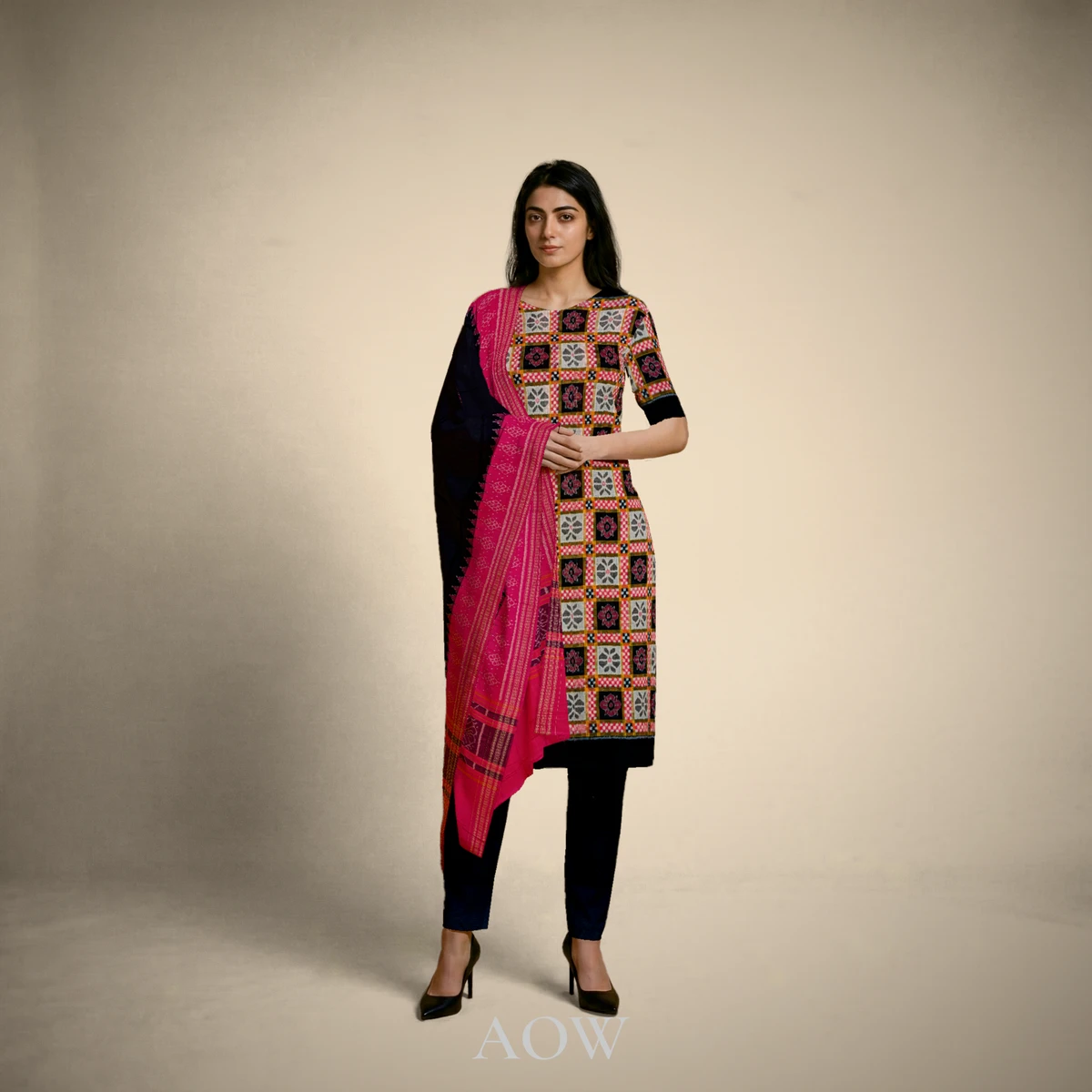 Cotton Silk Utkal Laxmi Bandha Kurti DM with Pink Dupatta and Black Pants DM