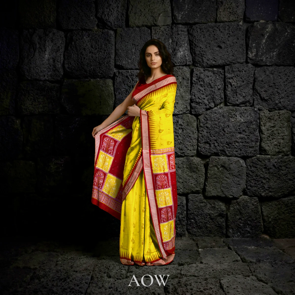 Yellow Raja Theme Bomkei Sambalpuri Pure Pata Saree